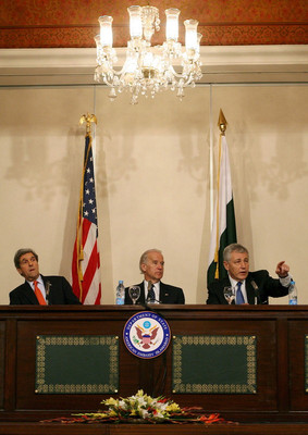 FILE - United States senators John Kerry (L), Joseph Biden (C) and Chuck Hagel (L) hold a press conference in Islamabad, Pakistanon, 19 February 2008.