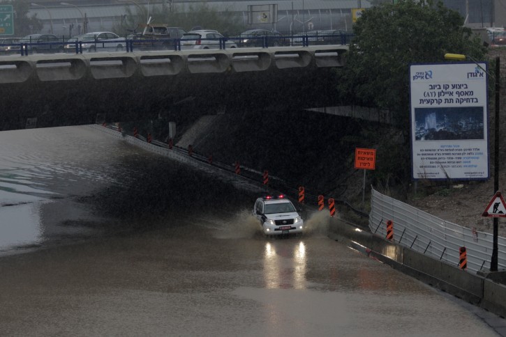 The heavy rain caused flooding in roads in center and northern Israel on Tuesday morning, resulting in the closure of several routes, Tuesday morning. Jan 8 2012. Photo by Flash90 