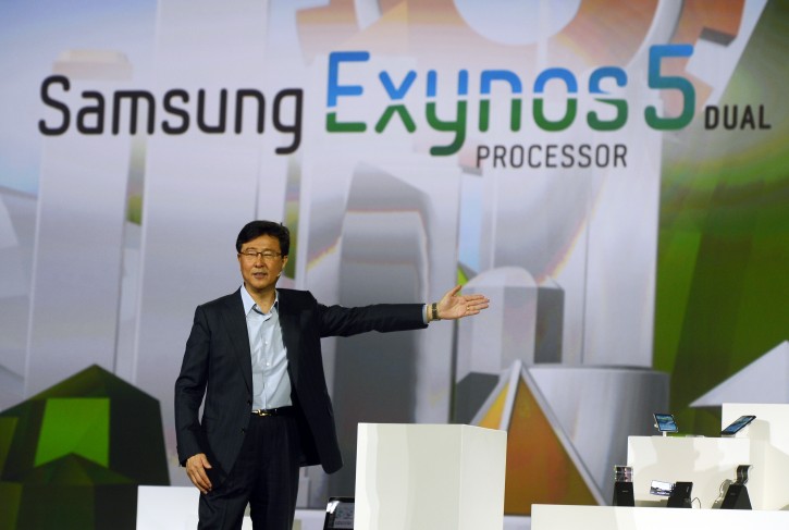 President of Samsung Electronics' Device Solutions, Dr. Stephen Woo, introduces the Samsung Exynos 5 Dual Processor during the keynote speech on the second day of the International Consumer Electronics Show in Las Vegas, Nevada, USA, 09 January 2013.  EPA