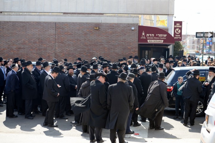 Hundreds pay their respects to Mrs. Lubling at the levaya, which was held today at Shomrei Hadas in Borough Park section of Brooklyn, NY (Eli Wohl/VINnews.com)