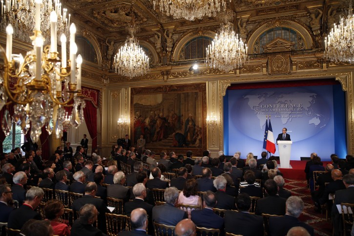 French President Francois Hollande delivers his speech to French Ambassadors at the Elysee Palace, in Paris, France, 28 August 2014.  EPA/CHRISTOPHE ENA / POOL 