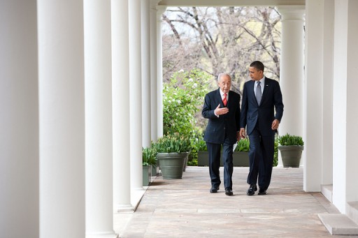 File: President Barack Obama and former President Shimon Peres of Israel walk along the Colonnade of the White House, following their meeting, April 5, 2011. (Official White House Photo by Pete Souza)