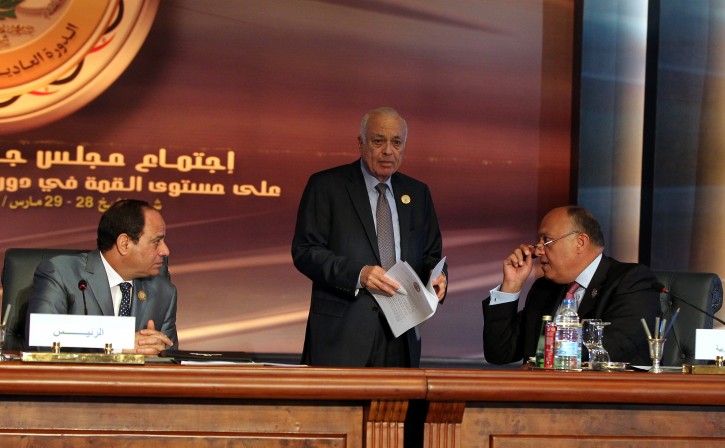 Egyptian President, Abdel Fattah al-Sisi (L) talks with Secretary General of the Arab League, Nabil al-Arabi (C) and Egyptian Foreign Minister, Sameh Shoukry (R) during the Arab League summit, in Sharm el-Sheikh, Egypt, 29 March 2015. EPA/KHALED ELFIQI