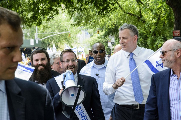 NYC Mayor Bill De Blasio and MK Dov Lipman at celebrate Israel parade 2015, midtown Manhattan / UES New York NY. (photo by Stefano Giovannini/VINnews.com)