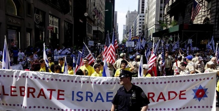 People take part in the 51st annual Israel parade in Manhattan, New York May 31, 2015. REUTERS/Eduardo Munoz 