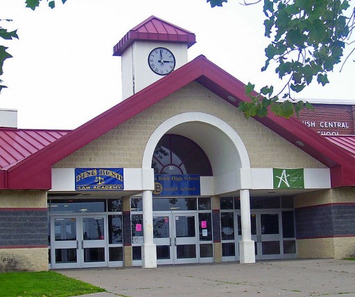 Main entrance of Pine Bush High School in Pine Bush, NY, USA. (Wikimedia)