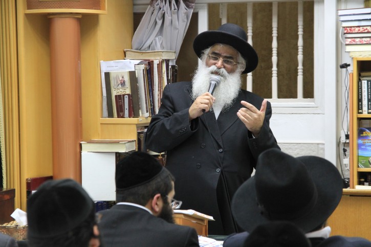 FIlephoto of Rabbi Yoram Abergel, one of the leading Sephardic haredi rabbis, speaks at an event prior to the Israeli general elections, in the southern Israeli city of Netivot, on December 31, 2012. Rabbi Abergel passed away earlier today, October 10, 2015. Photo by Yaakov Lederman/FLASH90 
