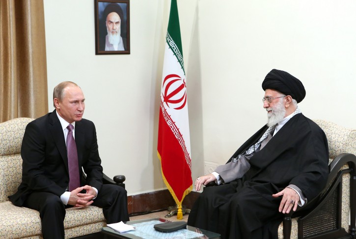 Iranian supreme leader Ayatollah Ali Khamenei (R) meeting with Russian President Vladimir Putin in Tehran, Iran, 23 November 2015. EPA/LEADER OFFICIAL WEBSITE