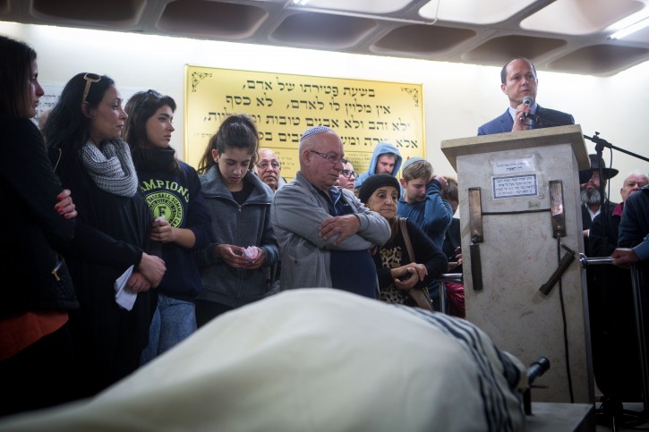 Jerusalem mayor Nir Barkat speaks at the funeral of 46-year old Ofer Ben Ari, in Jeursalem on December 24, 2015. Ben Ari, a father of two girls, was killed yesterday after being mistakenly shot by Israeli police amid the chaos of a terror  attack near Jaffa Gate in Jerusalem. Photo by Miriam Alster/FLASH90