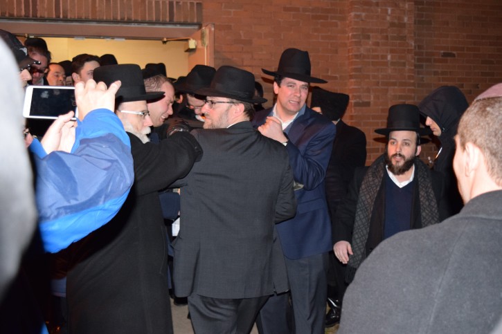 Hundreds at the funeral of Rabbi Greenwald in Monsey on Jan. 20, 2016