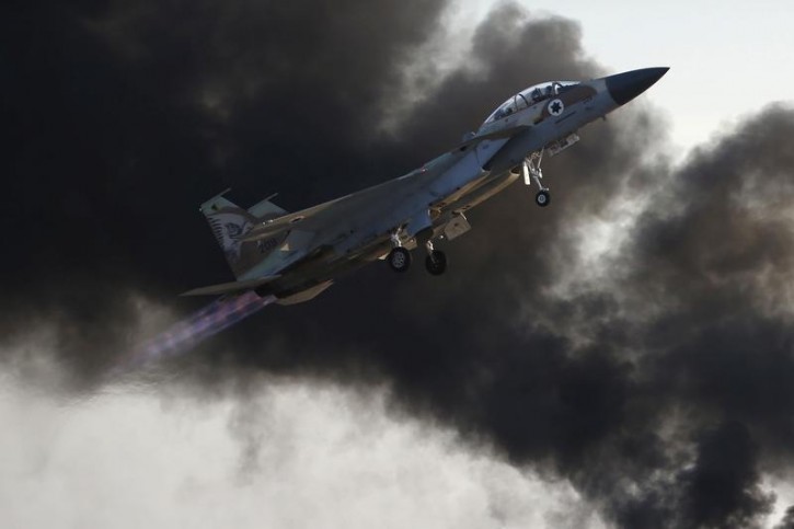 FILE - An Israeli air force F-15 fighter jet flies during an aerial demonstration at a graduation ceremony for Israeli airforce pilots at the Hatzerim air base in southern Israel December 31, 2015.  REUTERS/Baz Ratner 