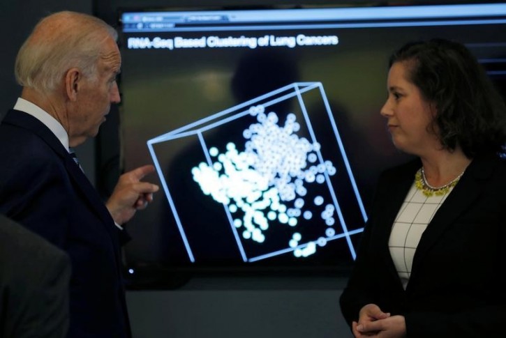 U.S. Vice President Joe Biden takes part in a tour at the University of Chicago Center for Data Intensive Science in Chicago, Illinois, U.S., June 6, 2016. REUTERS/Jim Young