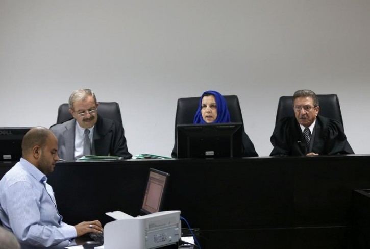 Palestinian judges discuss a petition to suspend municipal elections, at the High Court office in the West Bank city of Ramallah September 8, 2016. REUTERS/Mohamad Torokman  