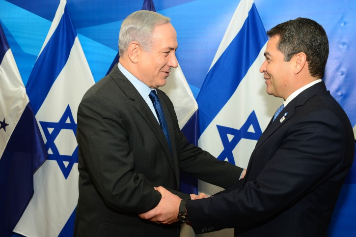 Prime Minister Benjamin Netanyahu meets with President of Honduras, Juan Orlando HernÃ¡ndez, in Jerusalem on October 29, 2015. Photo by Kobi Gideon / GPO