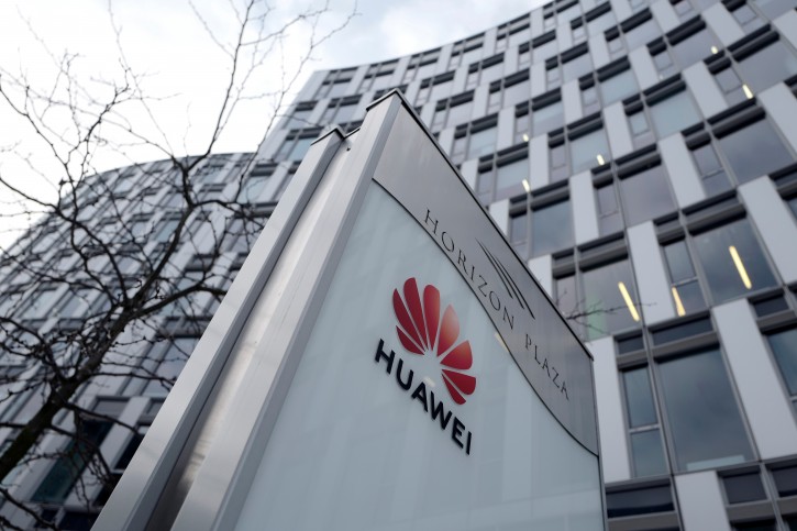 Logo of Huawei is seen in front of the local offices of Huawei in Warsaw, Poland January 11, 2019. REUTERS/Kacper Pempel/File Photo